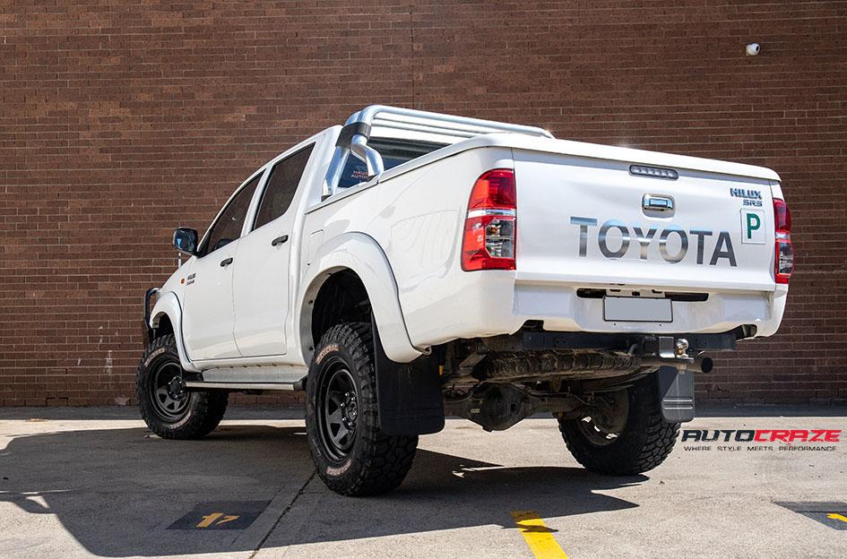 TOYOTA HILUX N70 4WD TERRA SATIN BLACK